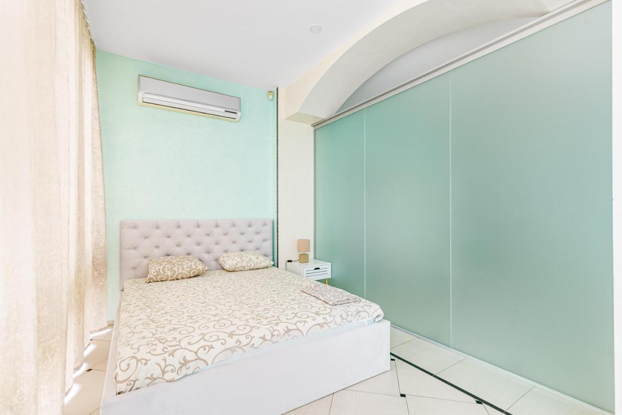 Deribasivska Cozy 4-Room Apartment Odesa Exterior foto
