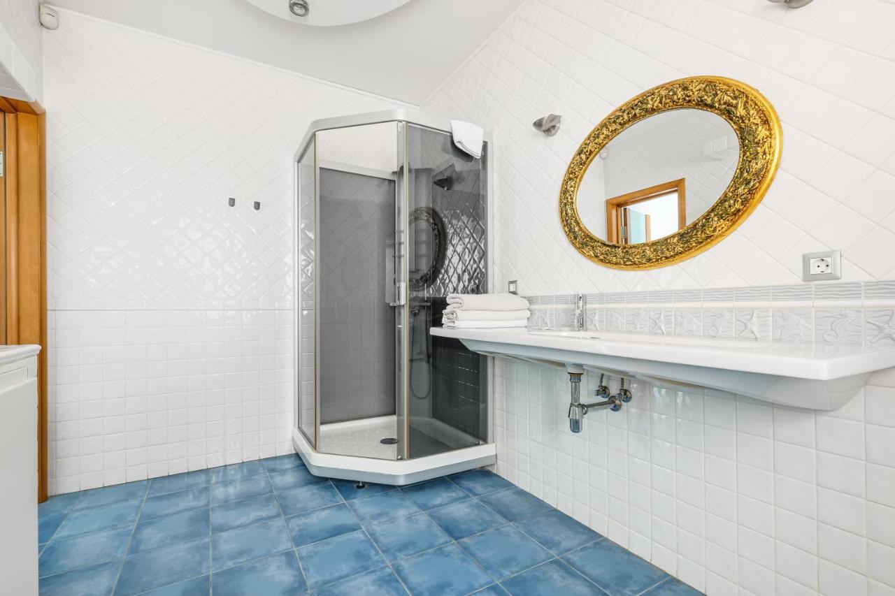 Deribasivska Cozy 4-Room Apartment Odesa Exterior foto